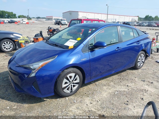 Toyota Prius Two Eco 2016 JTDKARFU5G3503083 Image 2