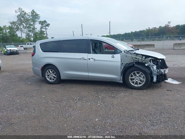 Chrysler Pacifica Touring L 2024 2C4RC1BG7RR146185 Image 13