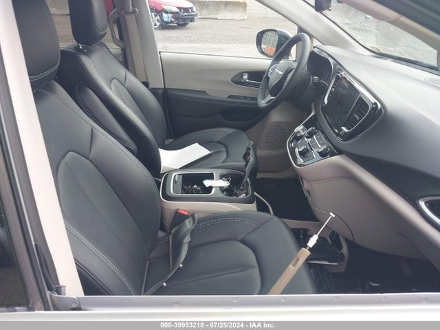 Chrysler Pacifica Touring L 2024 2C4RC1BG7RR146185 Image 5
