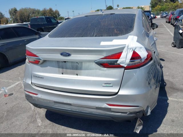 3FA6P0HD1KR174195 Ford FUSION SE