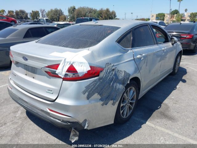 3FA6P0HD1KR174195 Ford FUSION SE