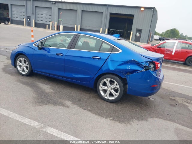 Chevrolet Cruze Premier Auto 2018 1G1BF5SMXJ7186331 Image 3