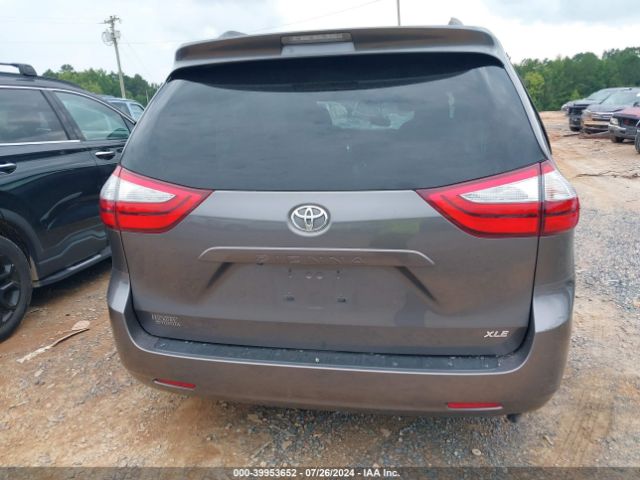 5TDYK3DC5GS693268 Toyota Sienna Xle 8 Passenger