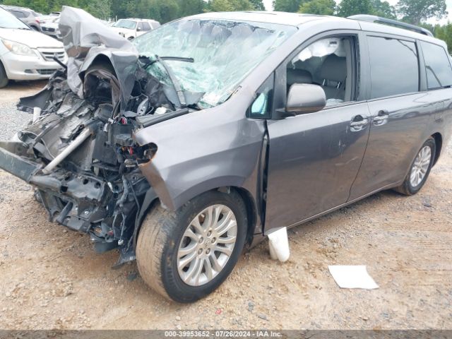 5TDYK3DC5GS693268 Toyota Sienna Xle 8 Passenger