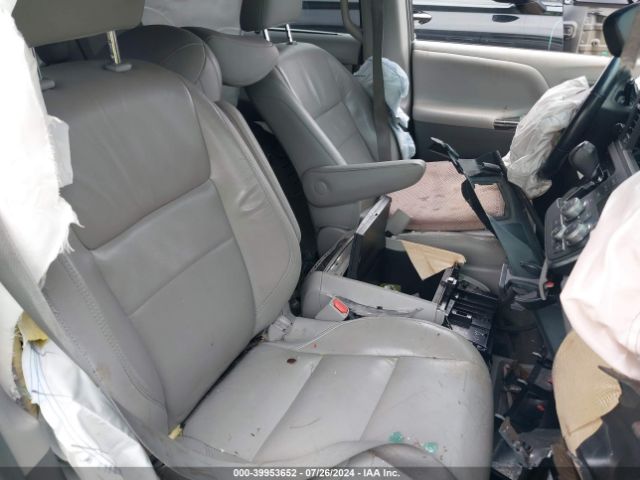 5TDYK3DC5GS693268 Toyota Sienna Xle 8 Passenger