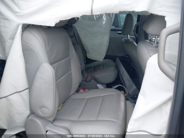 5TDYK3DC5GS693268 Toyota Sienna Xle 8 Passenger