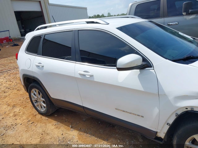 1C4PJLCBXJD566378 Jeep Cherokee Latitude Fwd