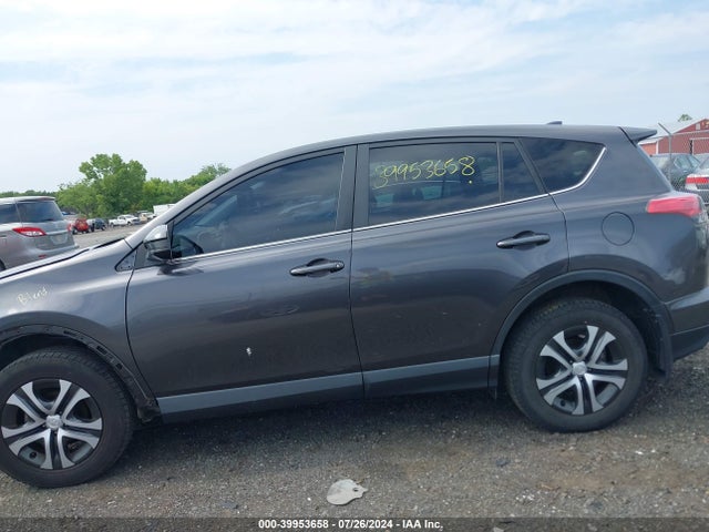 Toyota RAV4 LE 2018 JTMBFREV9JJ220524 Image 14