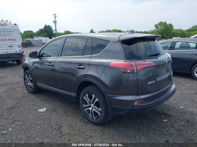 Toyota RAV4 LE 2018 JTMBFREV9JJ220524 Image 3