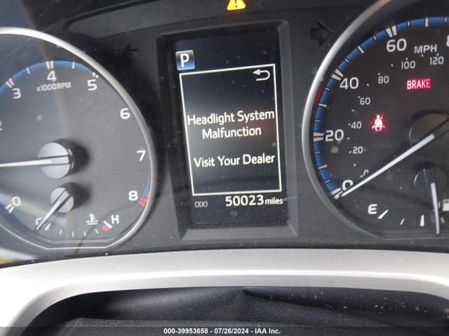 Toyota RAV4 LE 2018 JTMBFREV9JJ220524 Image 7