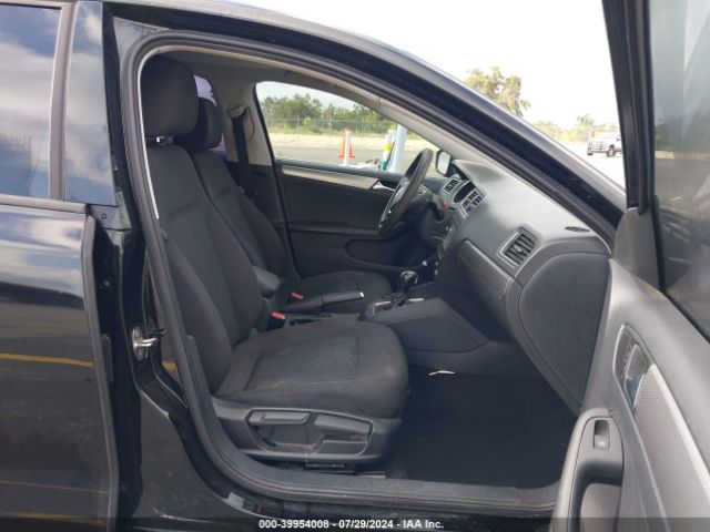 3VWD17AJXFM314465 Volkswagen Jetta 1.8t Se