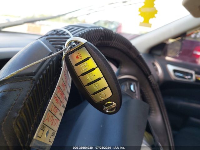 5N1DR2MM1HC658075 Nissan Pathfinder Sv