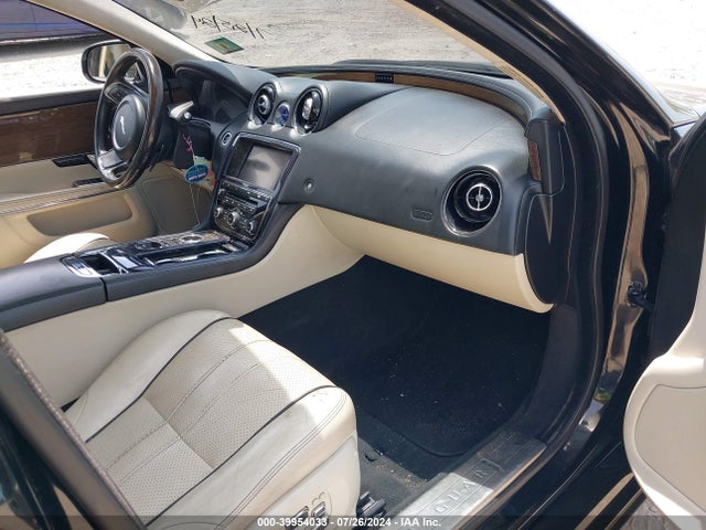 2012 JAGUAR XJ SAJWA1GE9CMV33784 Photo 4
