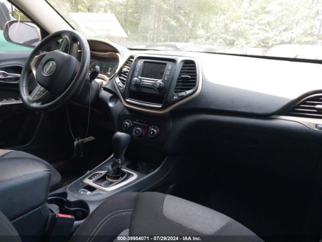 1C4PJMAB9GW121474 Jeep Cherokee Sport