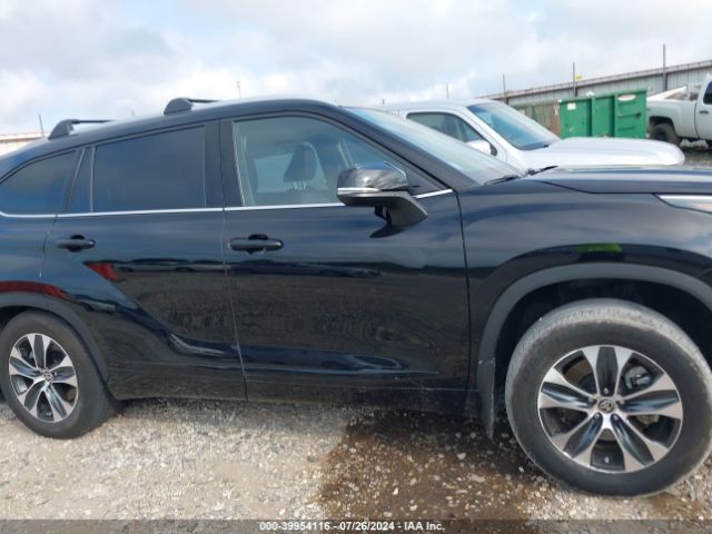 5TDHZRBHXNS218922 Toyota Highlander Xle
