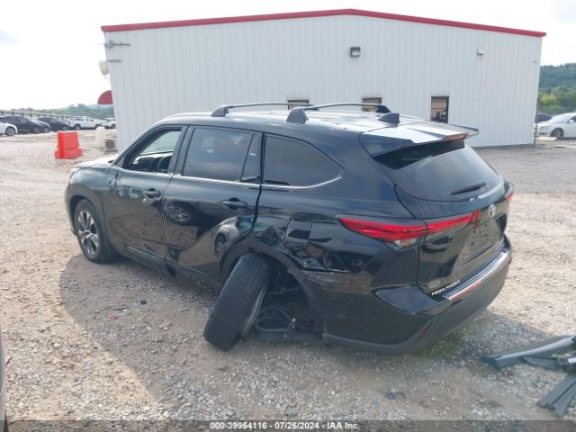 5TDHZRBHXNS218922 Toyota Highlander Xle