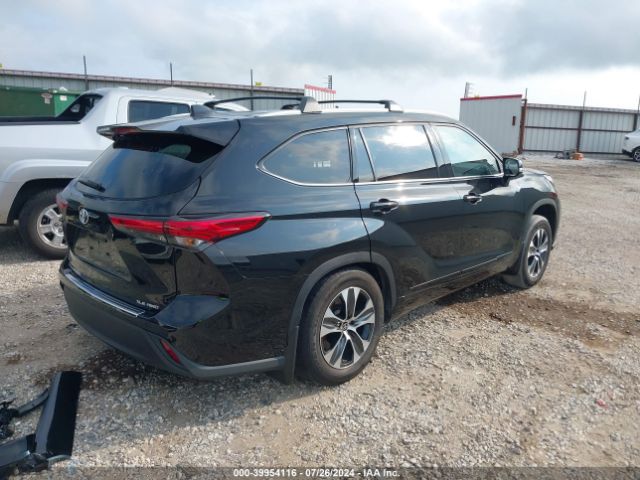 5TDHZRBHXNS218922 Toyota Highlander Xle