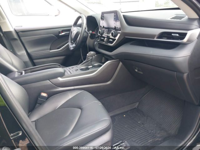 5TDHZRBHXNS218922 Toyota Highlander Xle