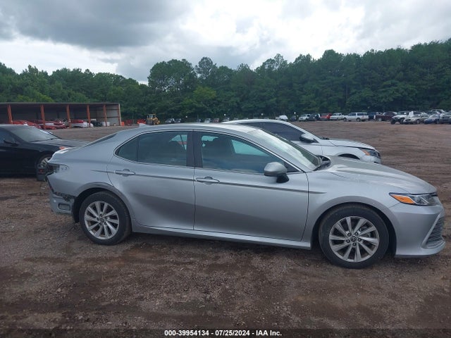 Toyota CAMRY LE 2022 4T1C11AKXNU052134 Image 13