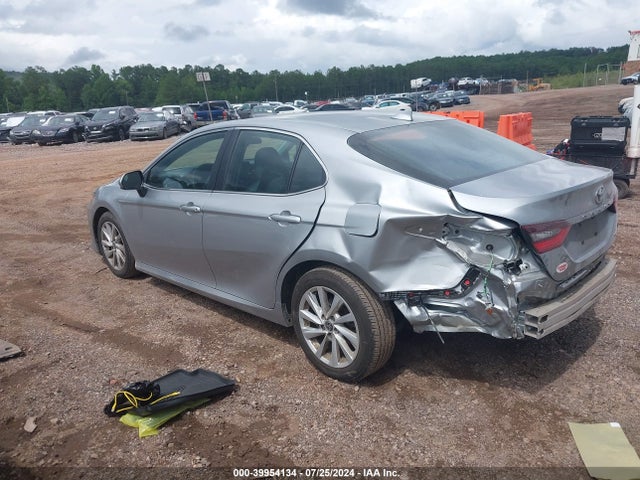 Toyota CAMRY LE 2022 4T1C11AKXNU052134 Image 3