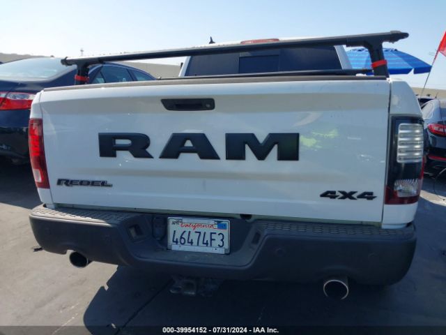 1C6RR7YT7JS235965 RAM 1500 Rebel  4x4 5'7 Box