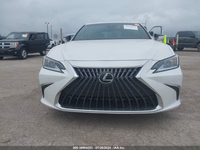 58AEA1C11RU047576 Lexus Es 300h Luxury