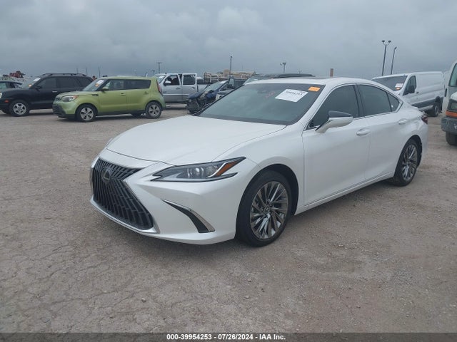 58AEA1C11RU047576 Lexus Es 300h Luxury