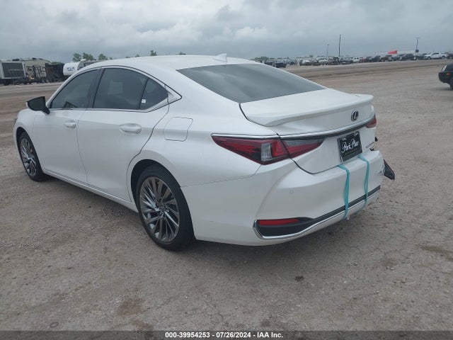 58AEA1C11RU047576 Lexus Es 300h Luxury