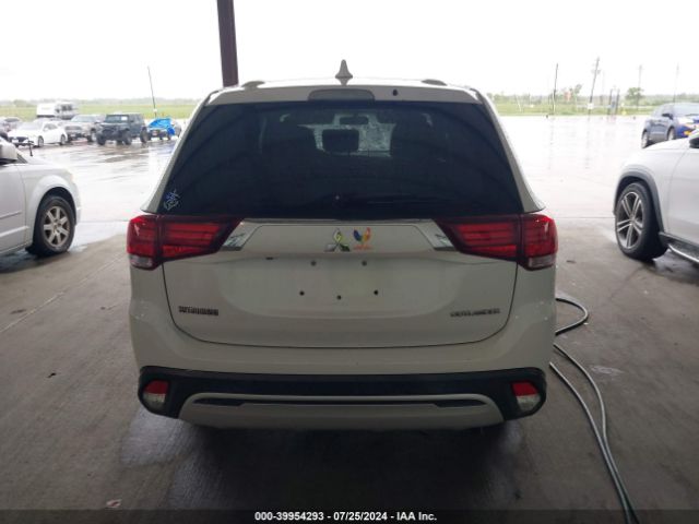 JA4AD2A3XKZ008063 Mitsubishi Outlander Es