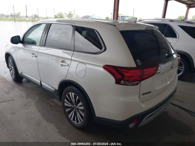 JA4AD2A3XKZ008063 Mitsubishi Outlander Es