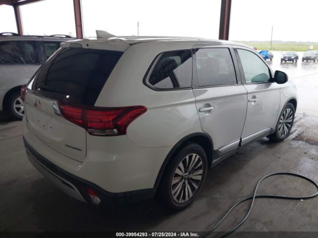 JA4AD2A3XKZ008063 Mitsubishi Outlander Es