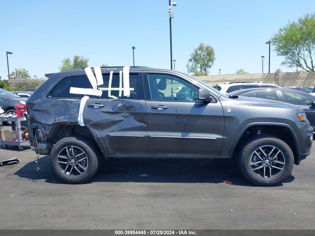1C4RJFLG4JC335603 Jeep Grand Cherokee Trailhawk 4x4