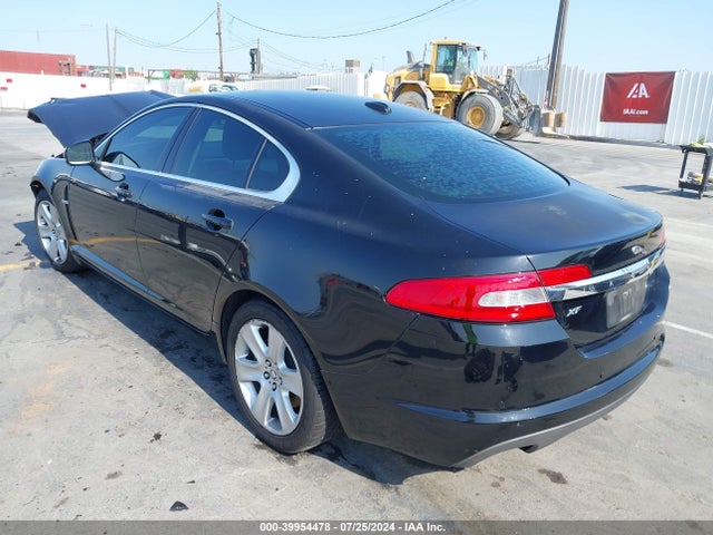 2010 JAGUAR XF SAJWA0FA7AHR69533 Photo 2