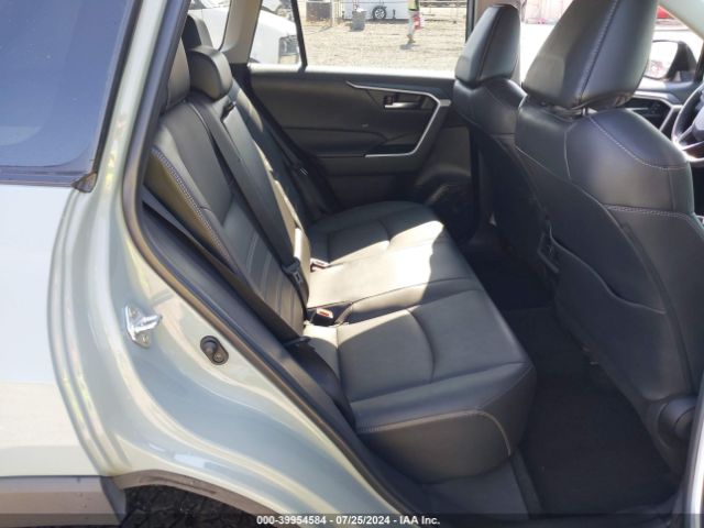 2T3A1RFV3NW289595 Toyota Rav4 Xle Premium