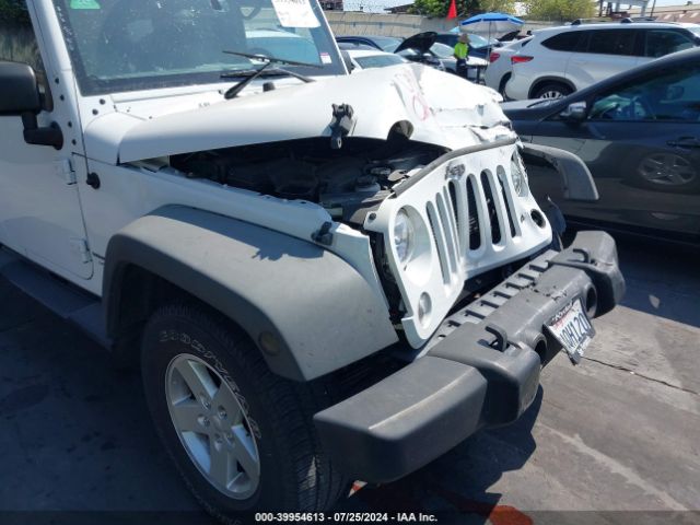 1C4BJWDG0JL819185 Jeep Wrangler Jk Unlimited Sport S 4x4