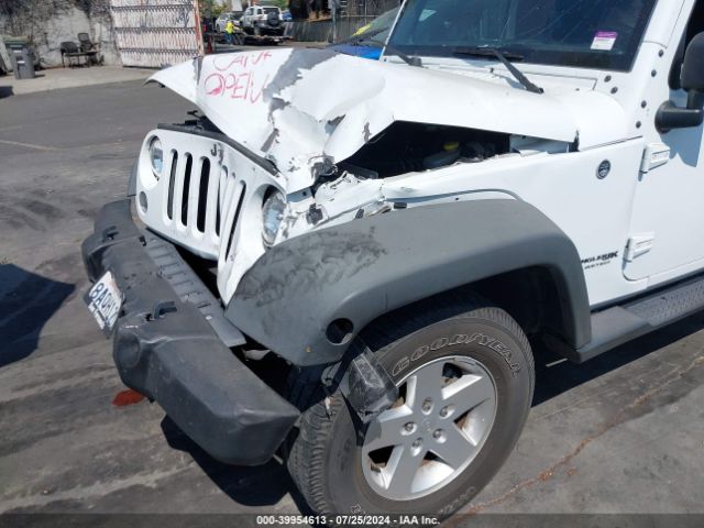 1C4BJWDG0JL819185 Jeep Wrangler Jk Unlimited Sport S 4x4