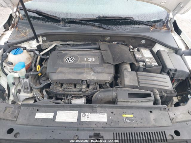 1VWAT7A34FC018115 Volkswagen Passat 1.8t Wolfsburg Edition