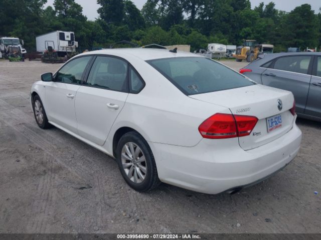 1VWAT7A34FC018115 Volkswagen Passat 1.8t Wolfsburg Edition