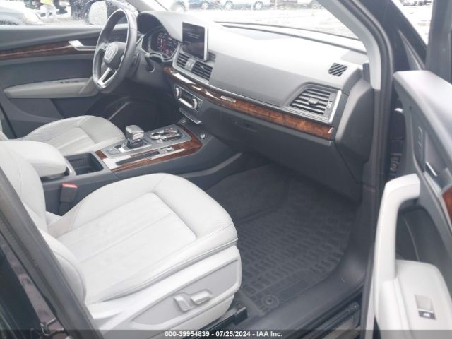 WA1BNAFY5J2030821 Audi Q5 2.0t Premium