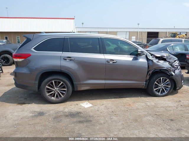 Toyota Highlander Xle 2017 5TDKZRFH6HS515027 Image 13
