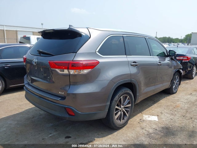 Toyota Highlander Xle 2017 5TDKZRFH6HS515027 Image 4