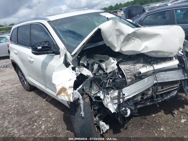 Toyota Highlander Xle 2018 5TDKZRFH4JS546332 Image 17