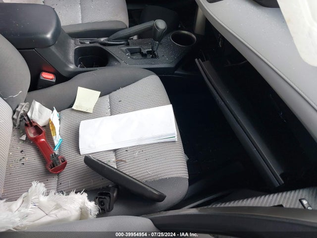 Toyota RAV4 LE 2015 JTMBFREV3FJ020567 Image 5