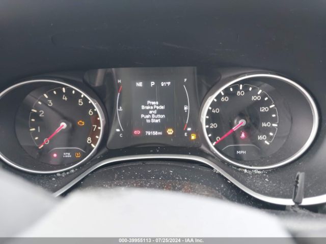 3C4NJCBB1JT411947 Jeep Compass Latitude Fwd