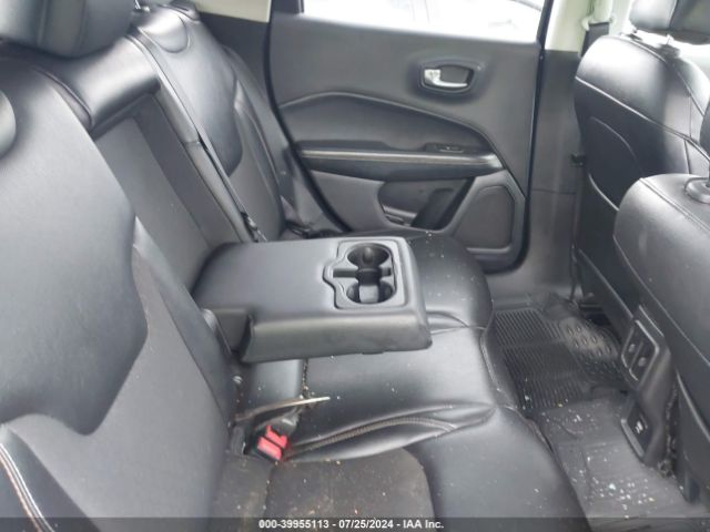 3C4NJCBB1JT411947 Jeep Compass Latitude Fwd