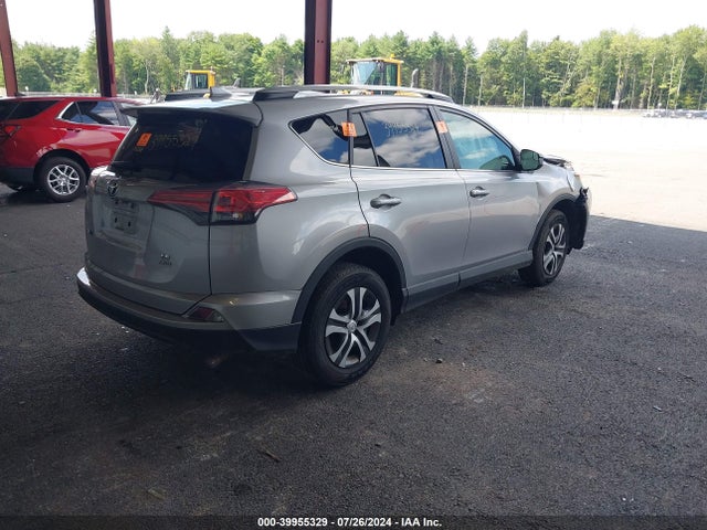 Toyota RAV4 LE 2017 2T3BFREV5HW588128 Image 4
