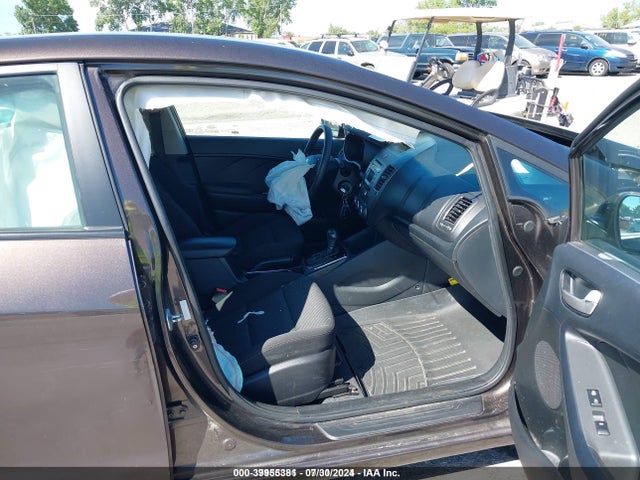 3KPFK4A70JE217385 KIA FORTE LX