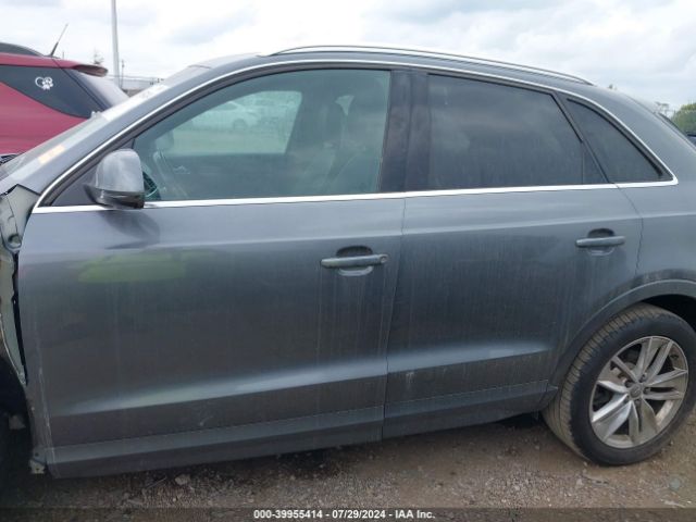WA1JCCFSXHR001227 Audi Q3 2.0t Premium