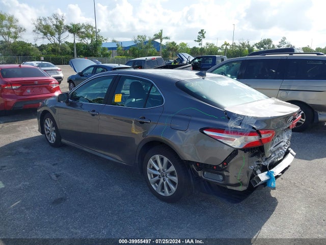 Toyota CAMRY LE 2020 4T1C11AK6LU996378 Image 3