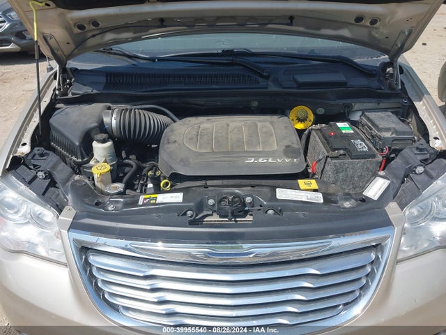 2C4RC1GG5ER150125 Chrysler Town & Country Limited